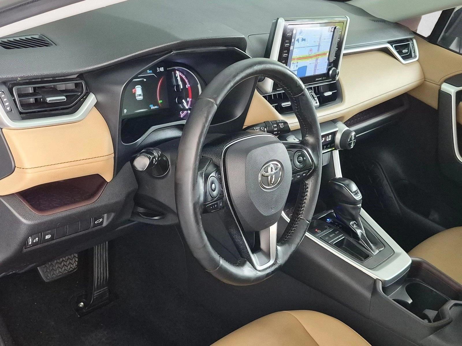Thumbnail: 2019 Toyota RAV4 - 3