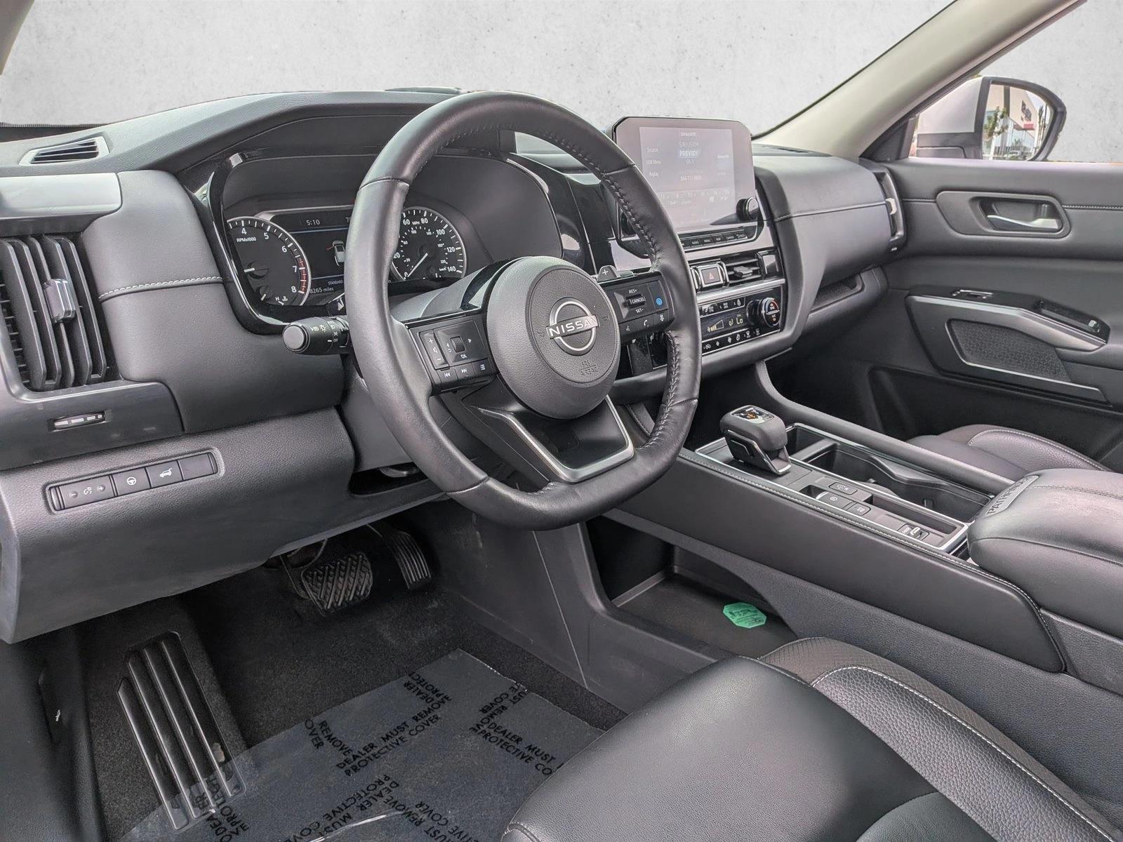 Thumbnail: 2022 Nissan Pathfinder - 3