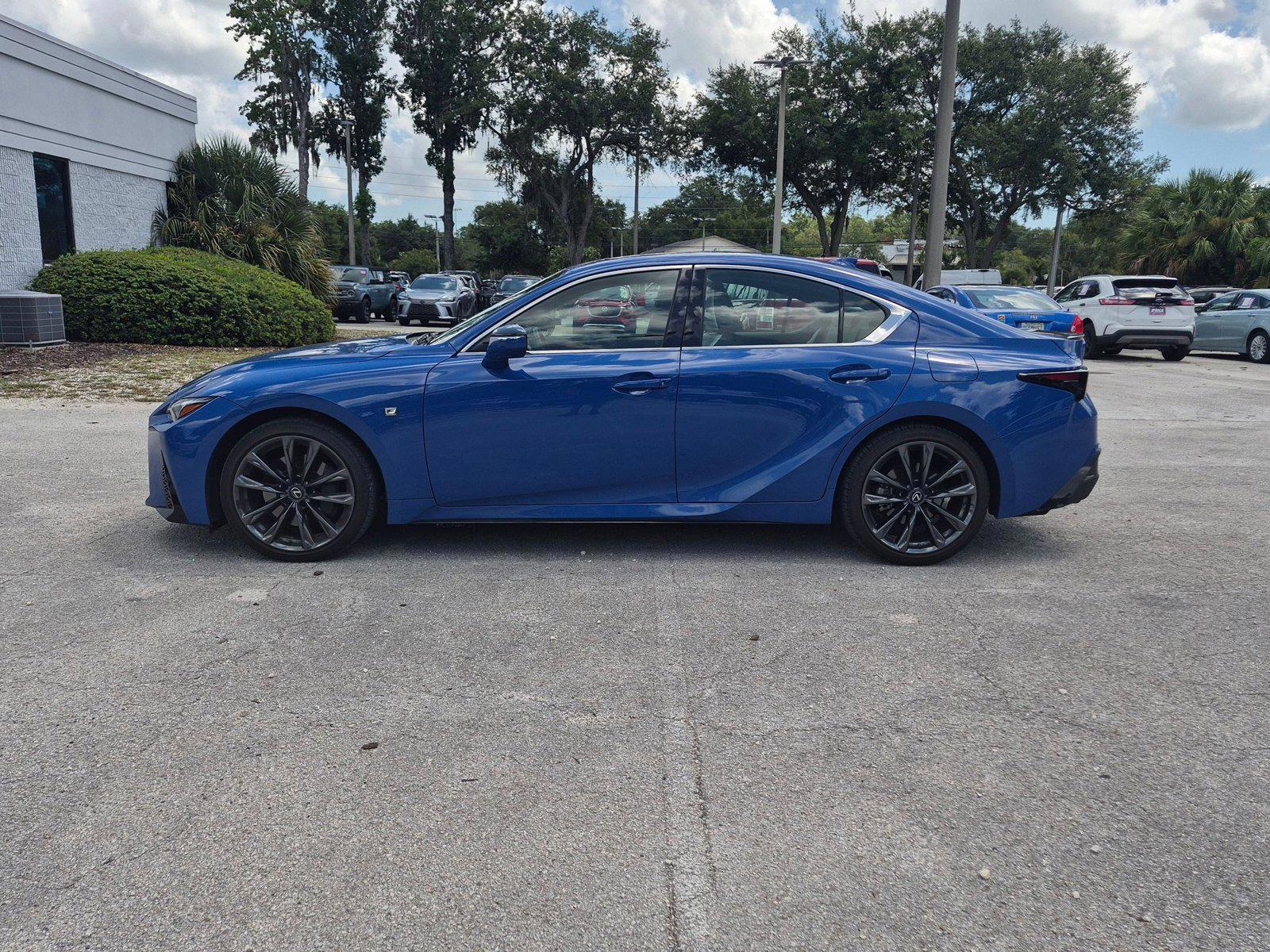 2021 Lexus IS
