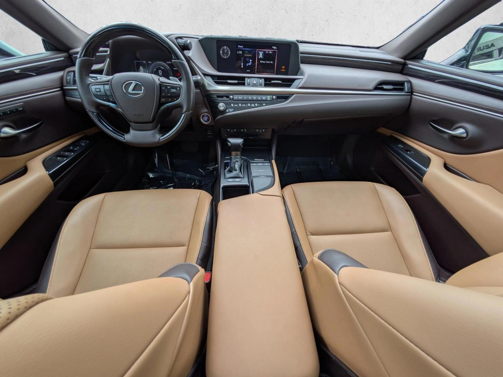 Thumbnail: 2021 Lexus ES - 3