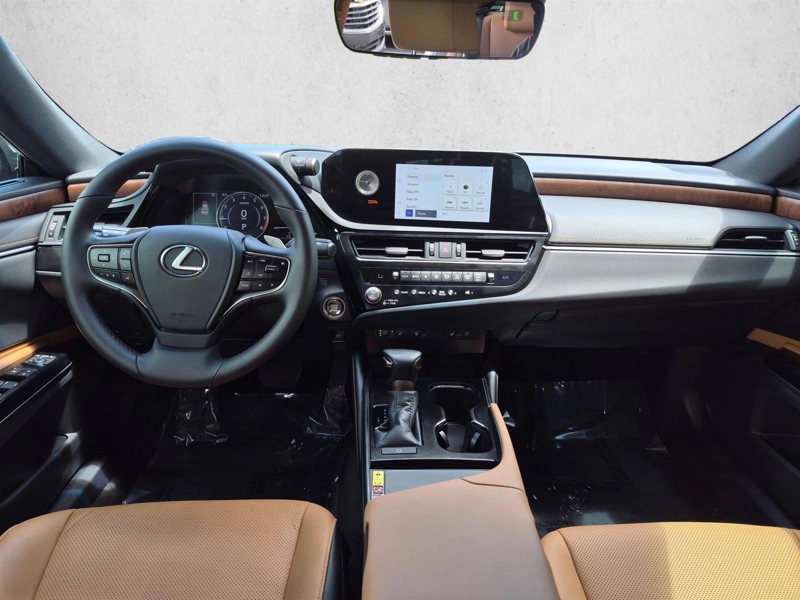 Thumbnail: 2024 Lexus ES - 4