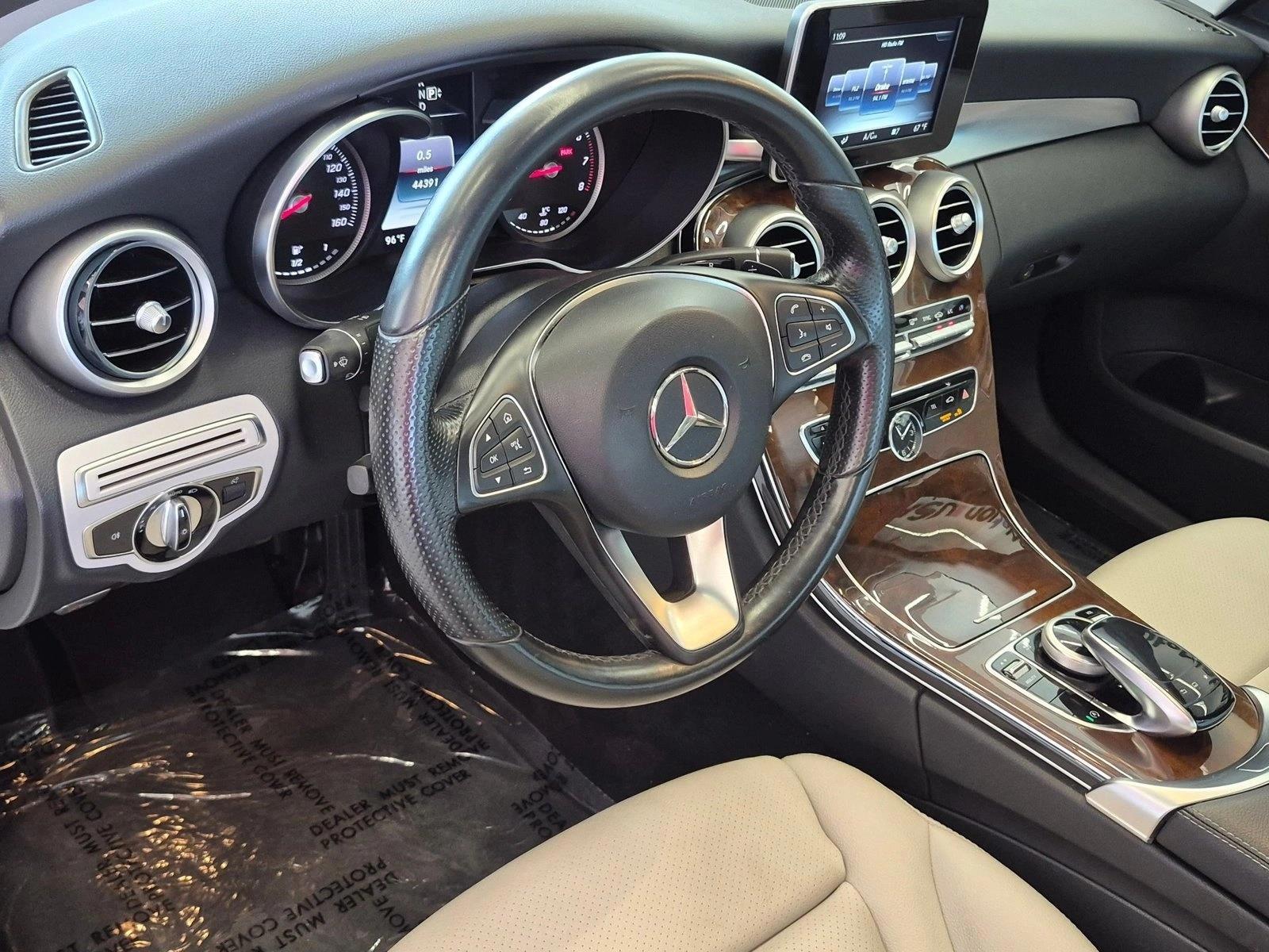 Thumbnail: 2015 Mercedes-Benz C-Class - 3