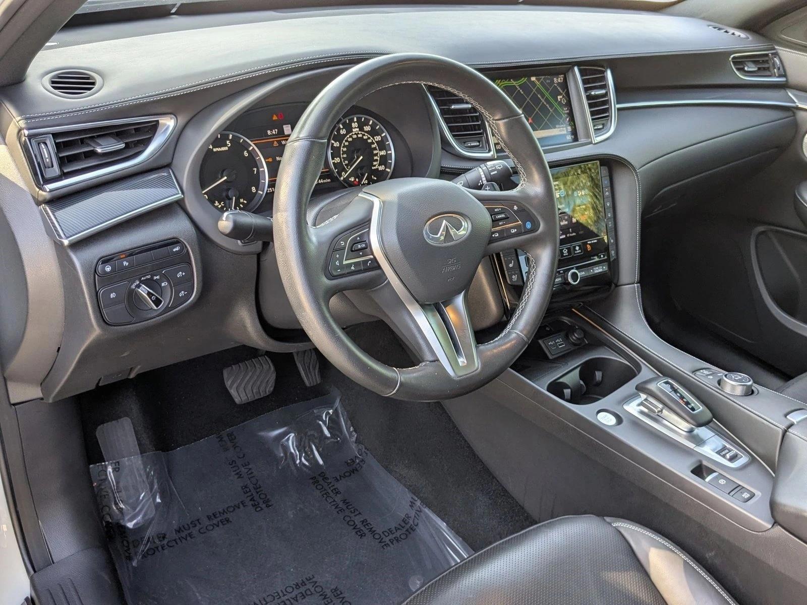 Thumbnail: 2023 INFINITI QX50 - 3