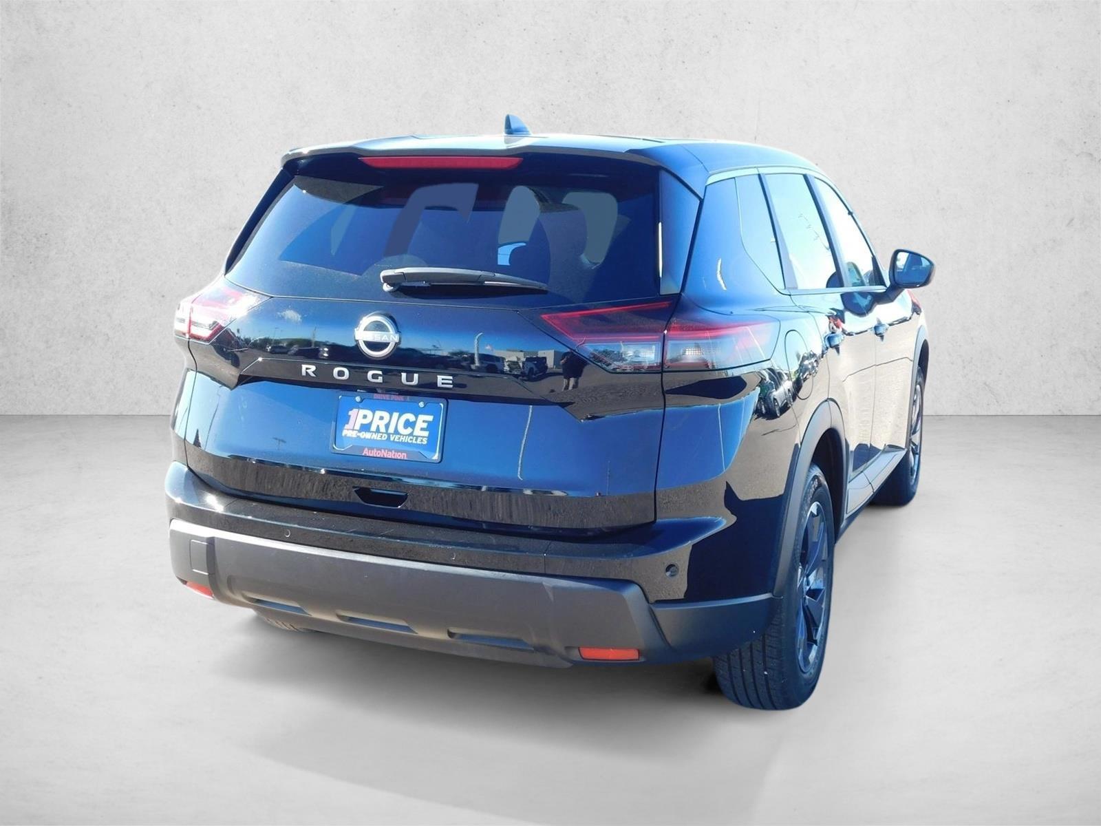 2025 Nissan Rogue SV - Photo 9