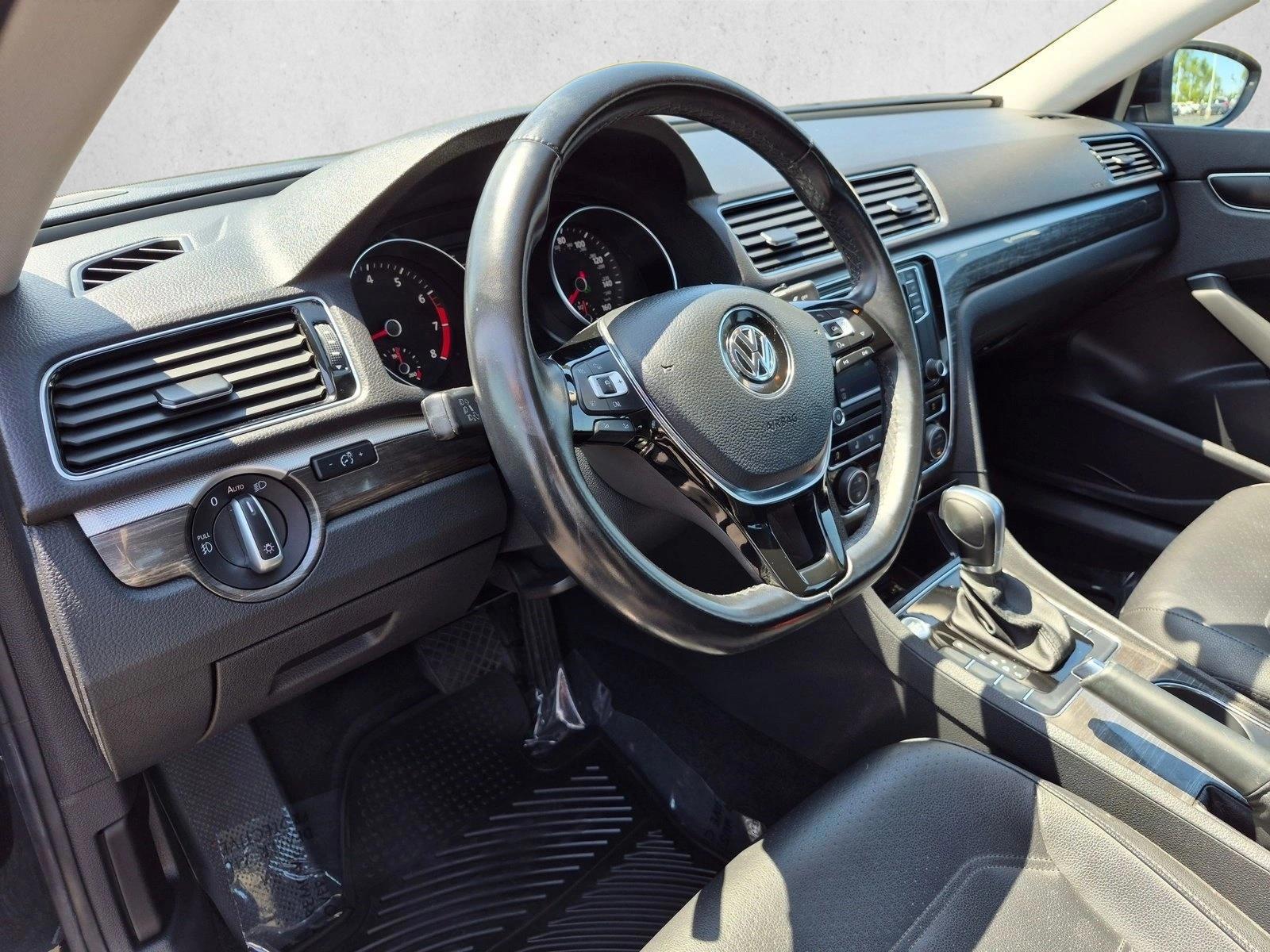 Thumbnail: 2018 Volkswagen Passat - 3