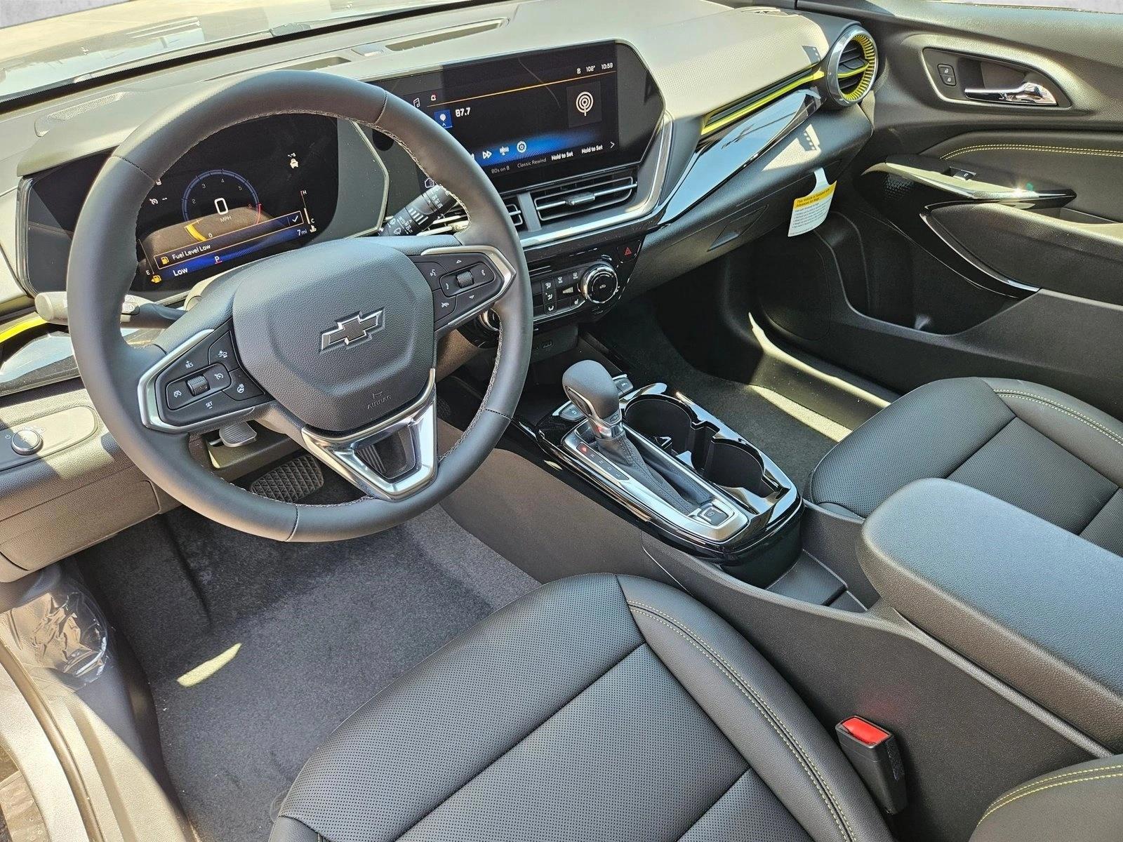 Thumbnail: 2026 Chevrolet Trax - 3
