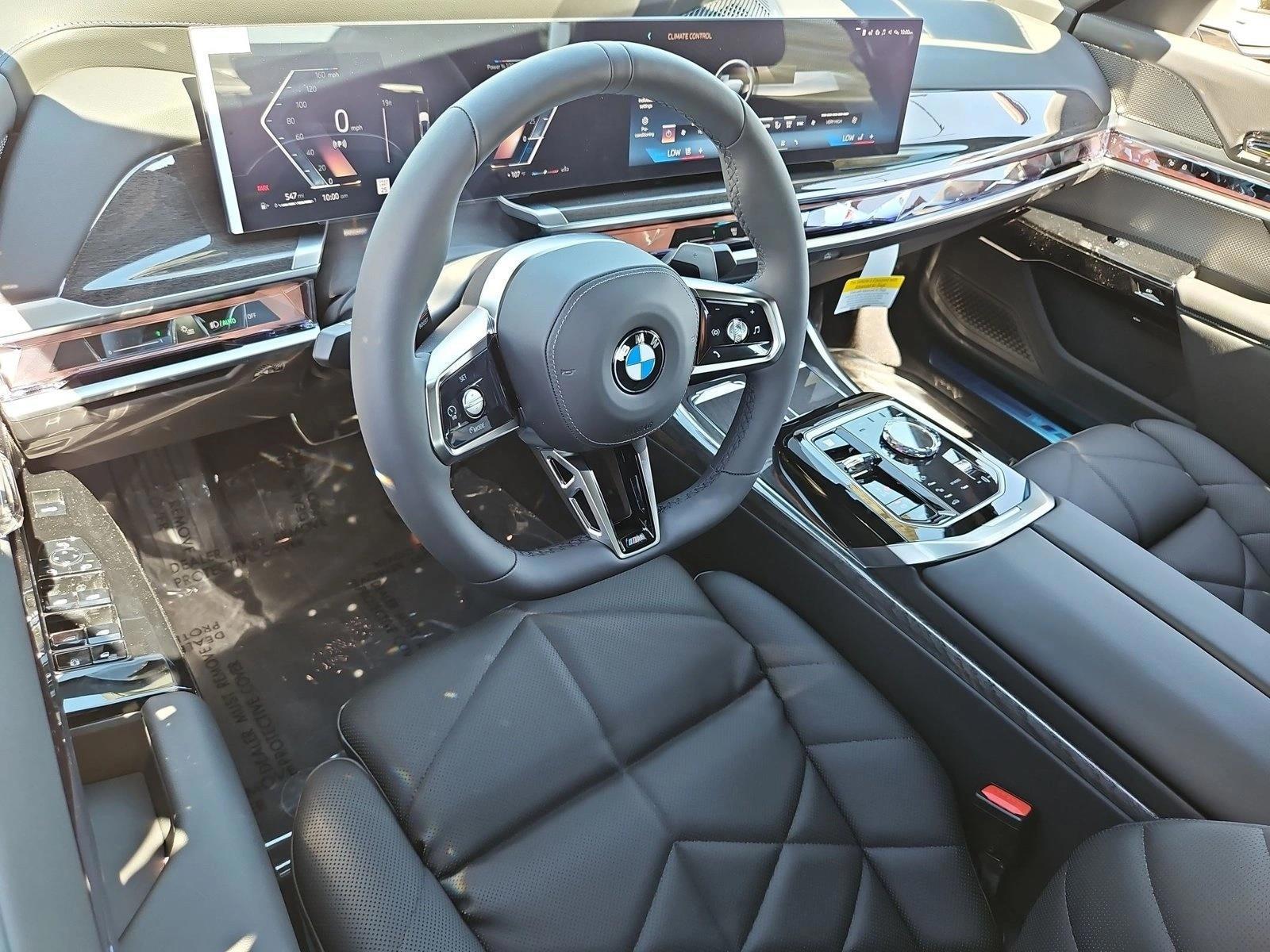 Thumbnail: 2026 BMW 7 Series - 3