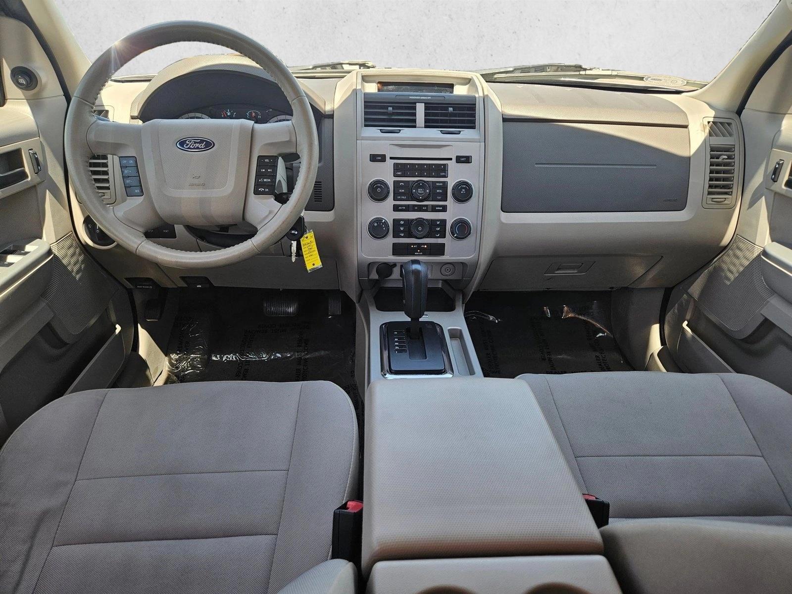 Thumbnail: 2011 Ford Escape - 3