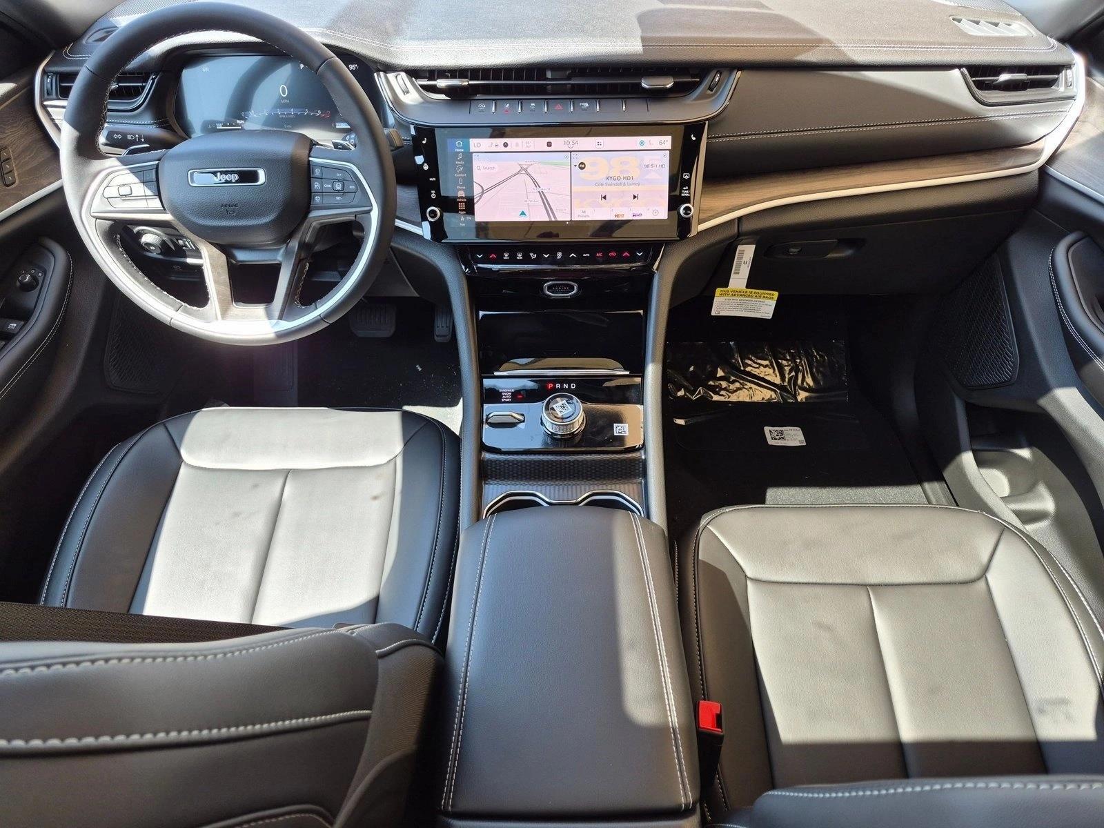 Thumbnail: 2026 Jeep Grand Cherokee - 3