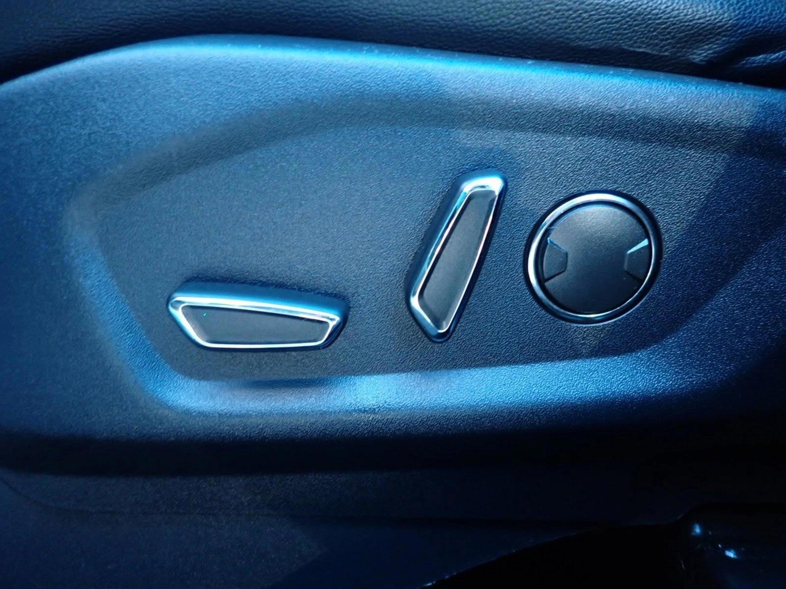 Thumbnail: 2016 Ford Explorer - 3