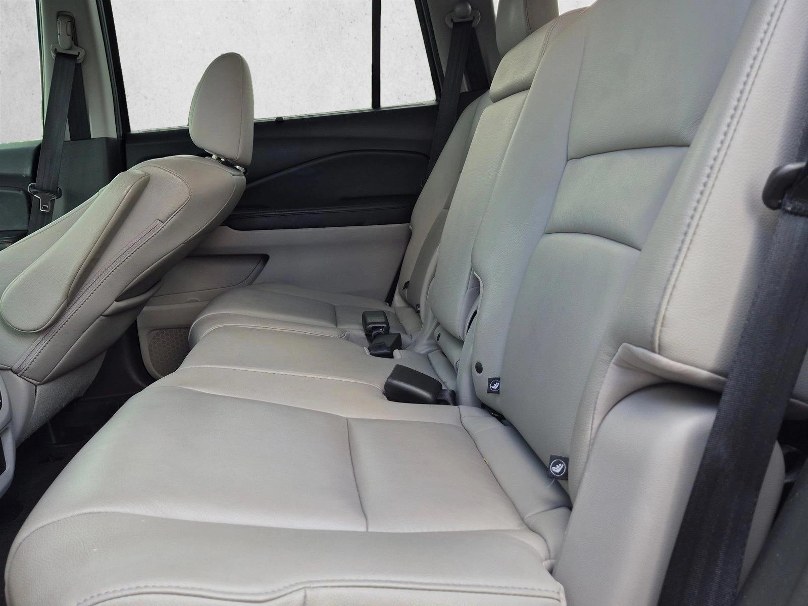 Thumbnail: 2016 Honda Pilot - 3