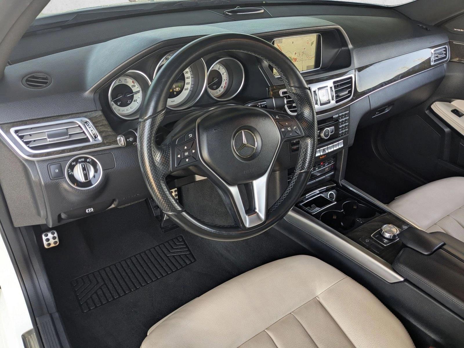 Thumbnail: 2014 Mercedes-Benz E-Class - 3