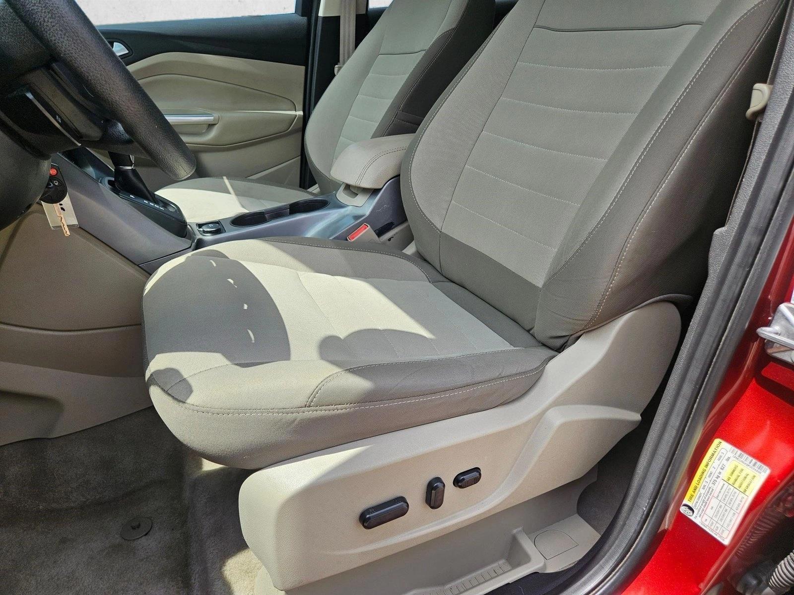 Thumbnail: 2015 Ford Escape - 3