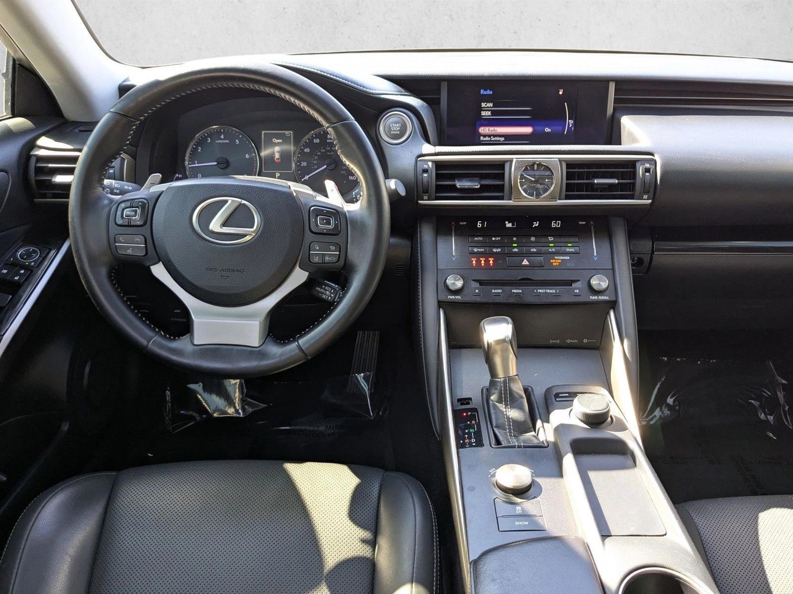 Thumbnail: 2018 Lexus IS - 4