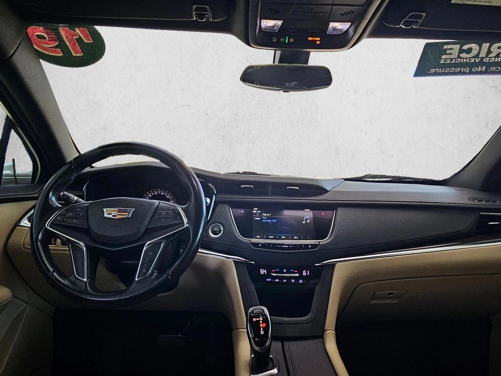 Thumbnail: 2019 Cadillac XT5 - 3