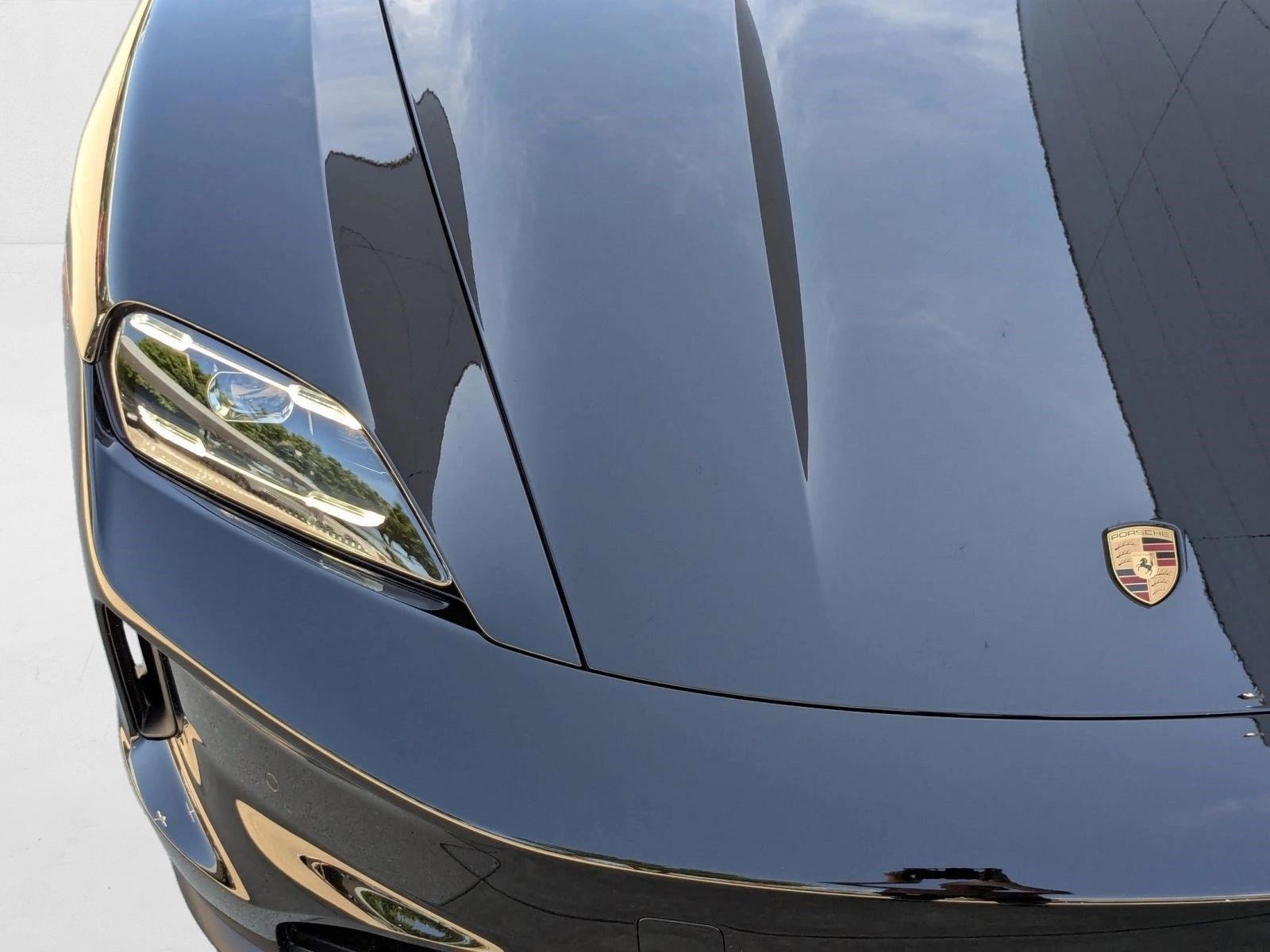 2025 Porsche Taycan Base - Photo 12