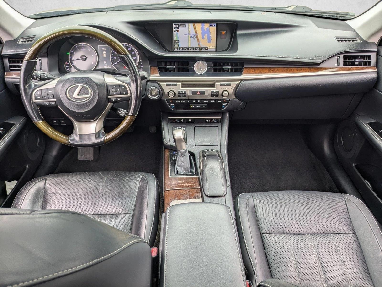 Thumbnail: 2016 Lexus ES - 4