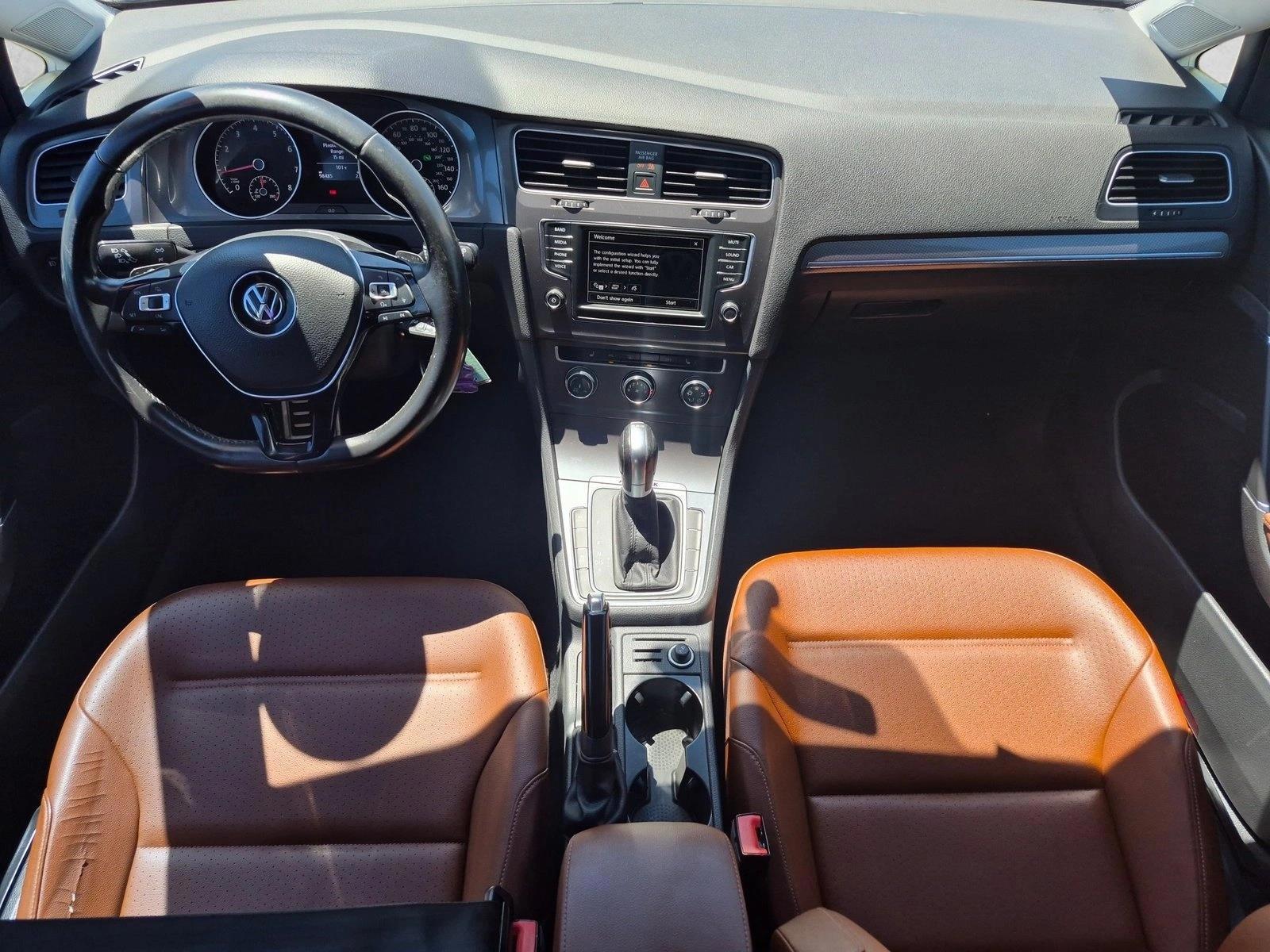 Thumbnail: 2017 Volkswagen Golf - 3