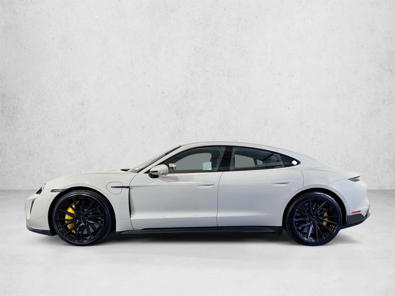 Thumbnail: 2021 Porsche Taycan - 3