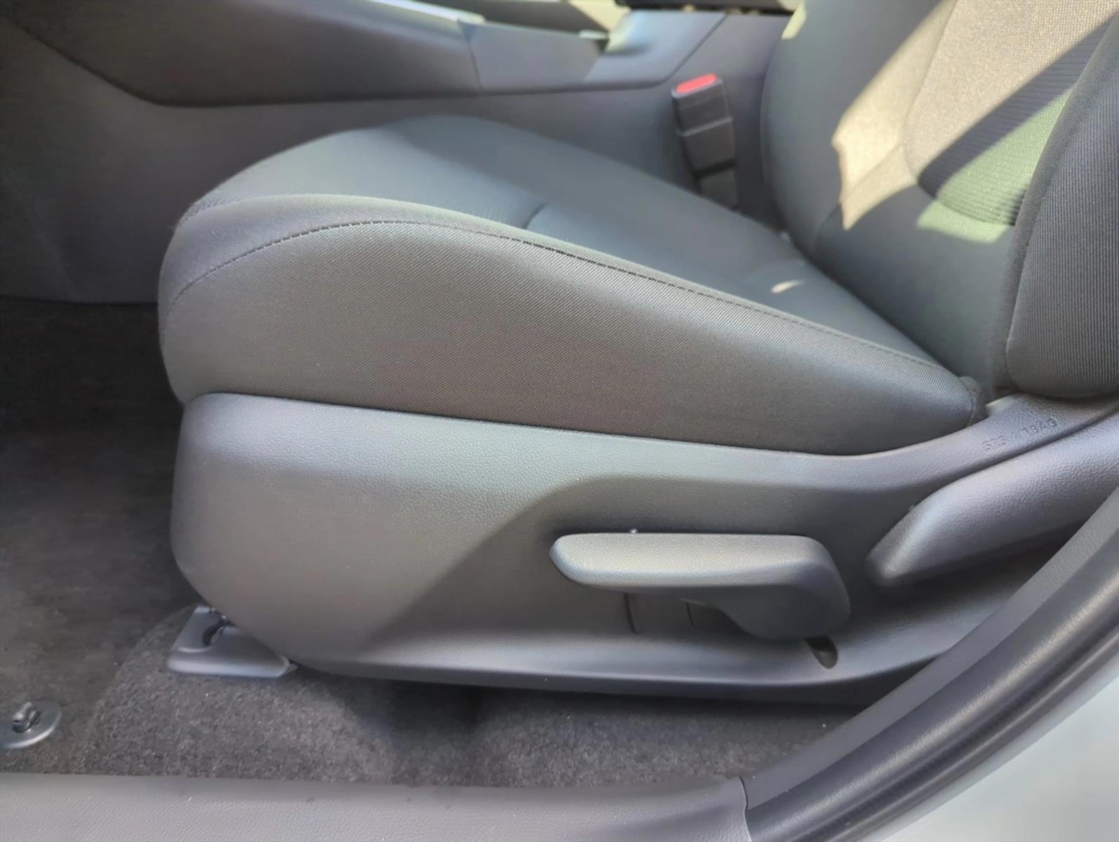 Thumbnail: 2025 Toyota RAV4 - 4