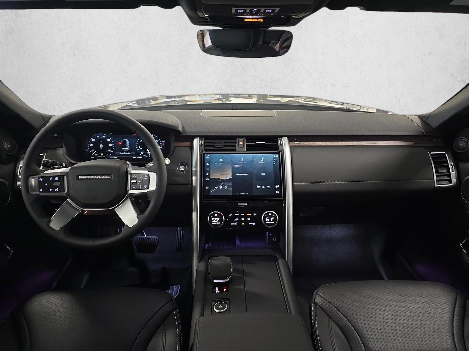 Thumbnail: 2026 Land Rover Discovery - 3