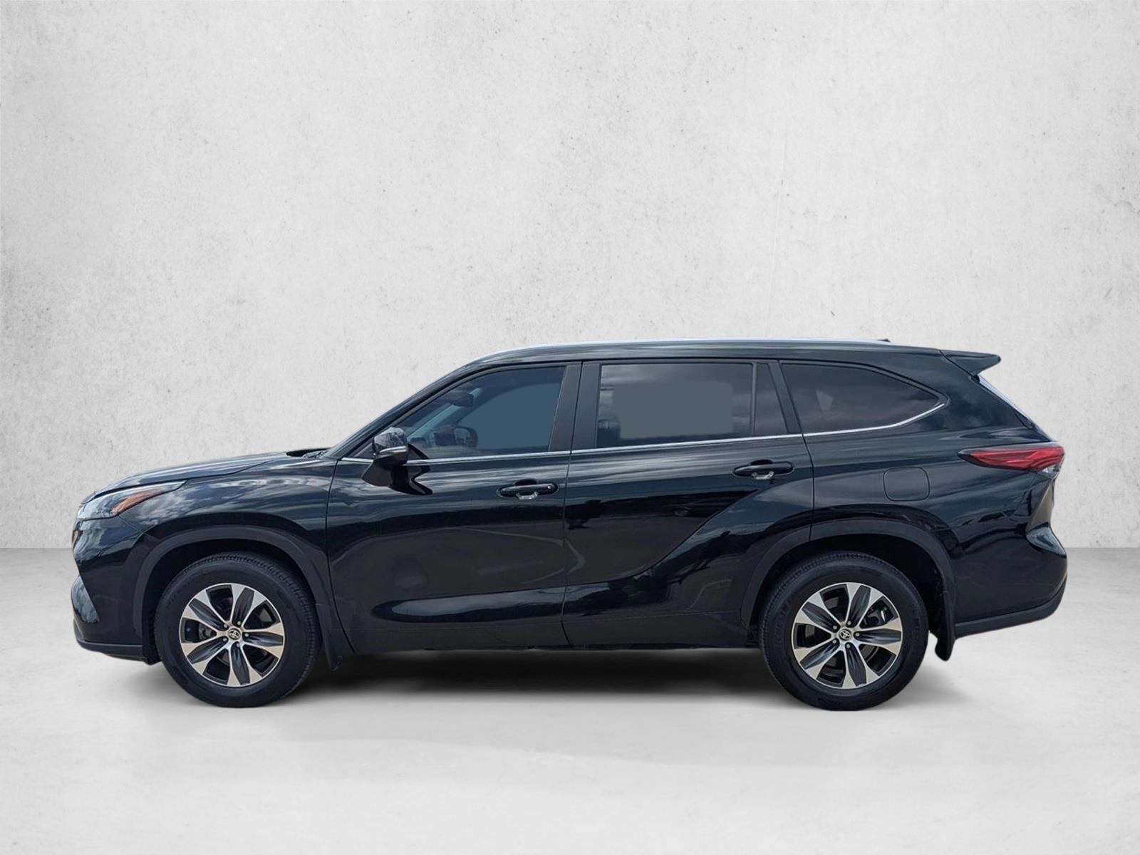 Thumbnail: 2023 Toyota Highlander - 2
