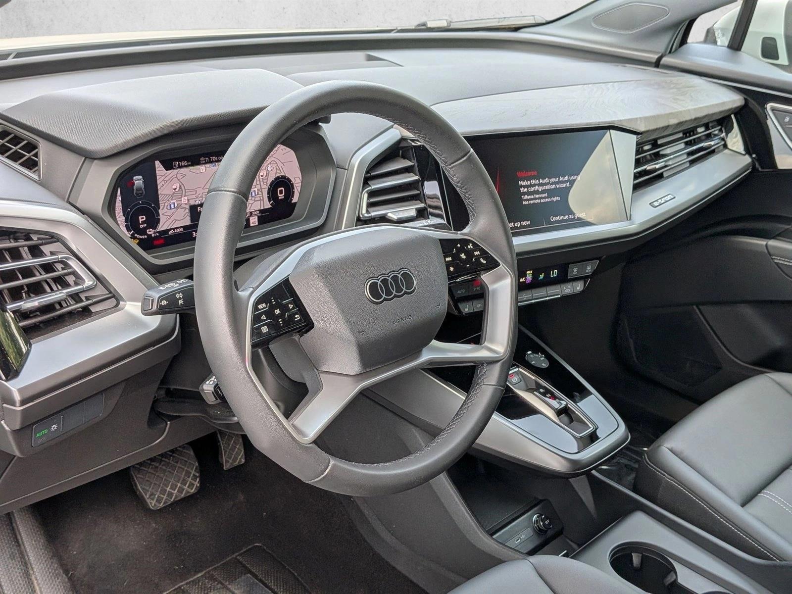 Thumbnail: 2025 Audi Q4 e-tron - 3
