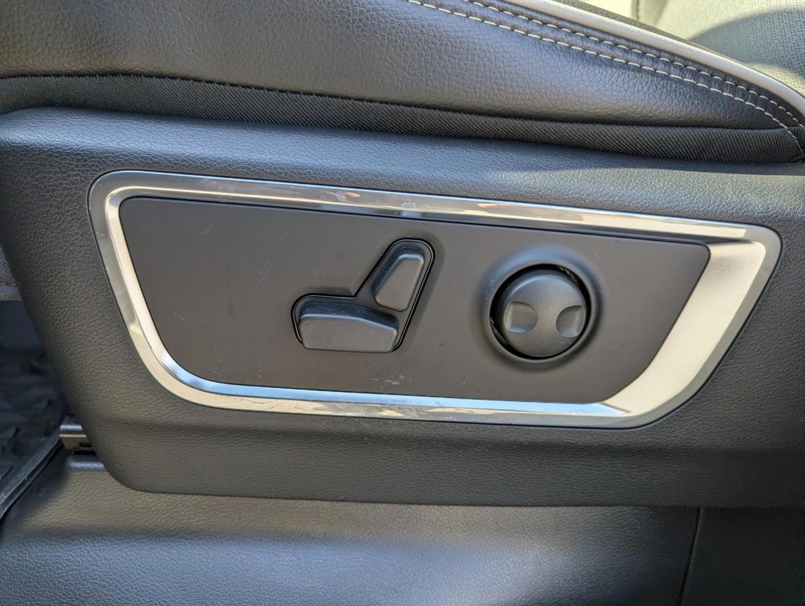 Thumbnail: 2026 RAM 1500 - 4