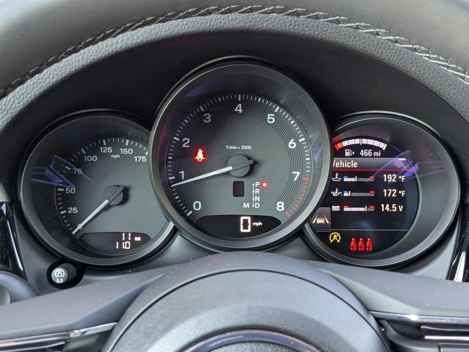 2026 Porsche Macan T - Photo 16