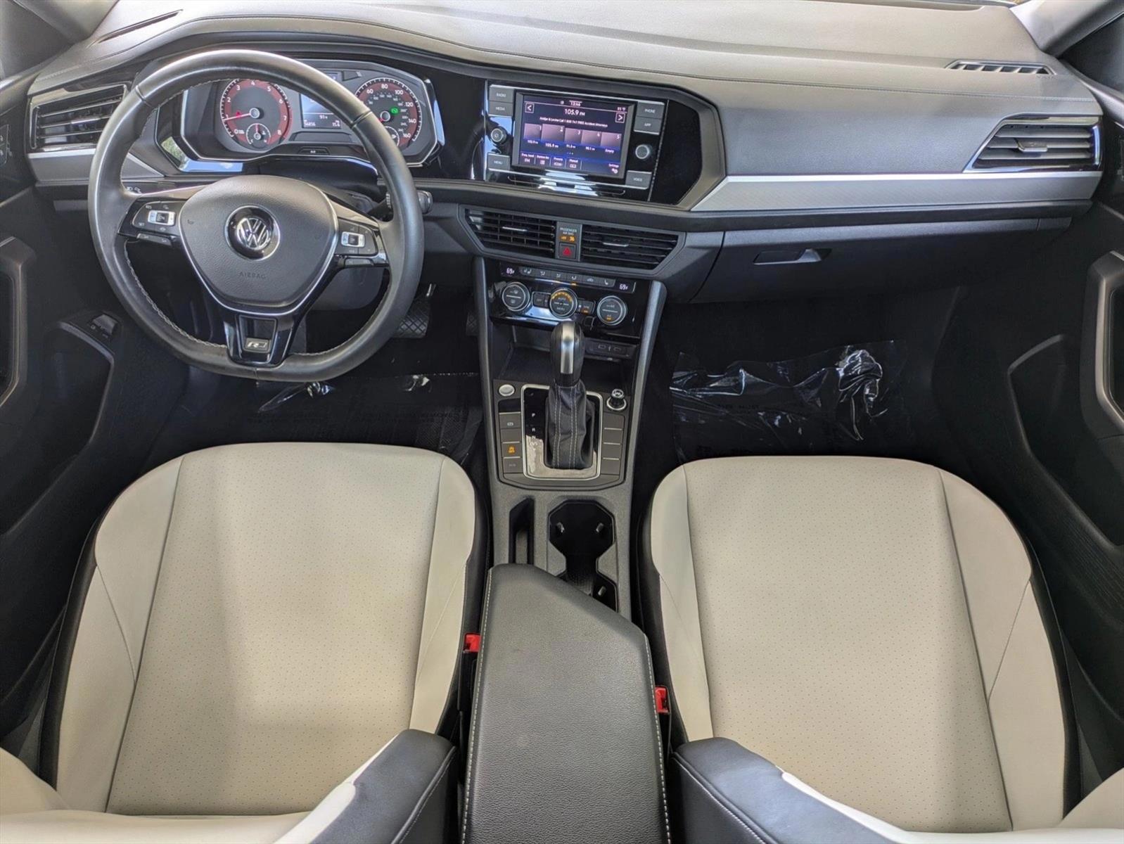 Thumbnail: 2021 Volkswagen Jetta - 4