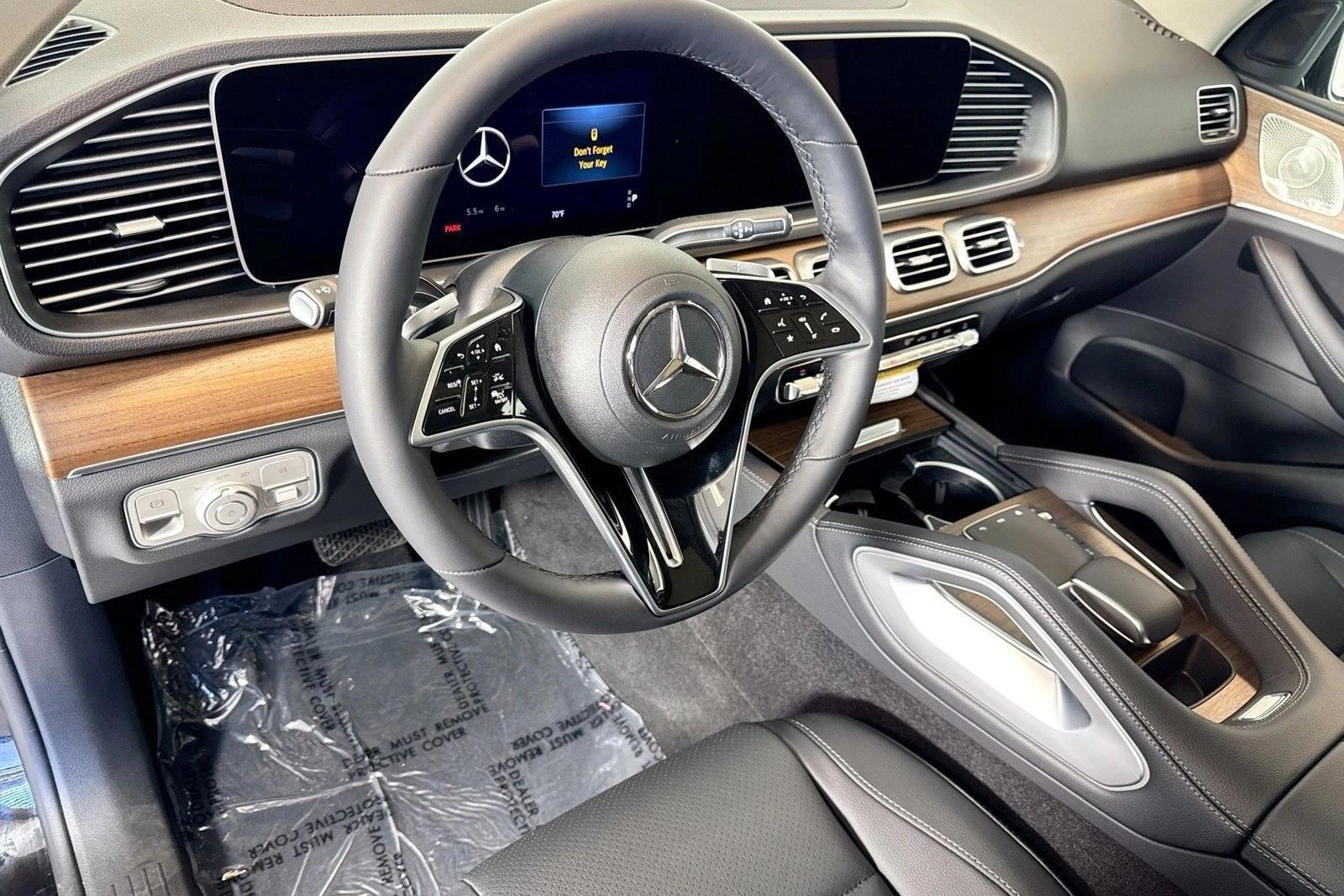 Thumbnail: 2026 Mercedes-Benz GLE - 3