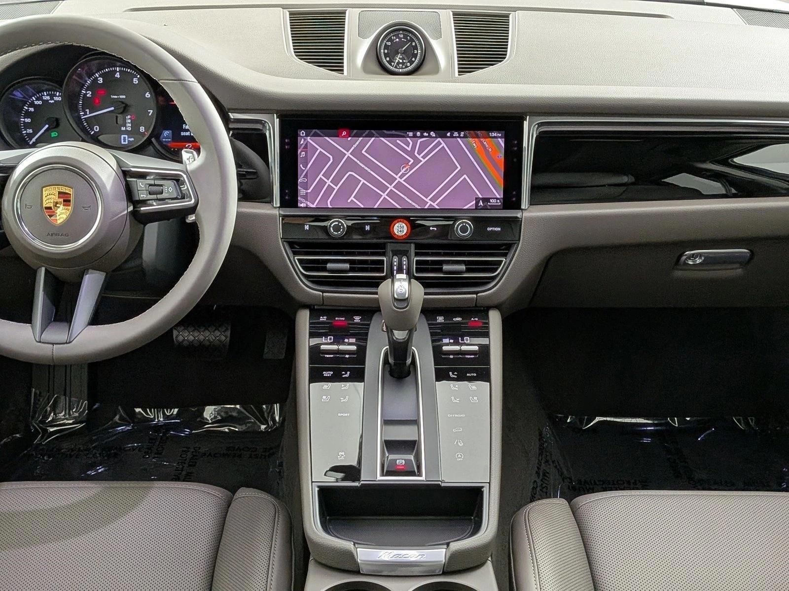 Thumbnail: 2026 Porsche Macan - 2