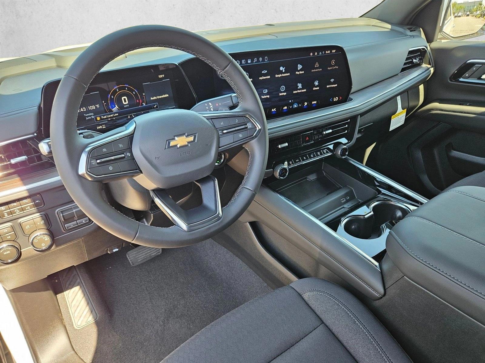 Thumbnail: 2026 Chevrolet Suburban - 3