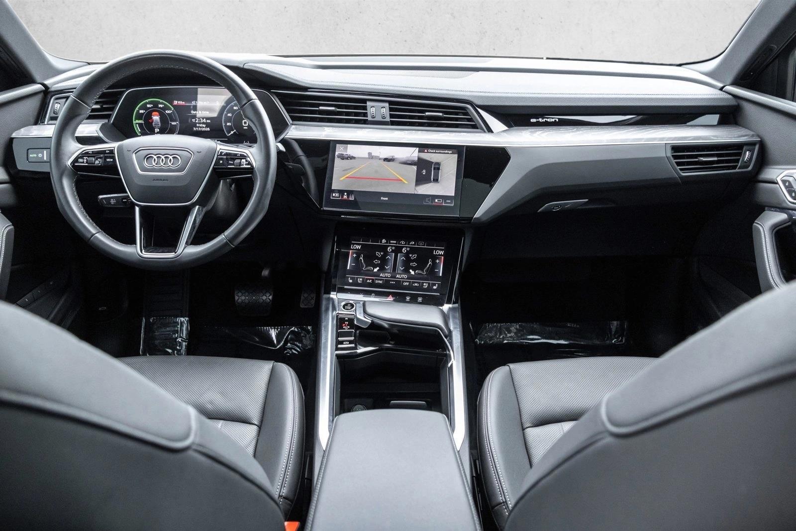 Thumbnail: 2024 Audi Q8 e-tron - 4