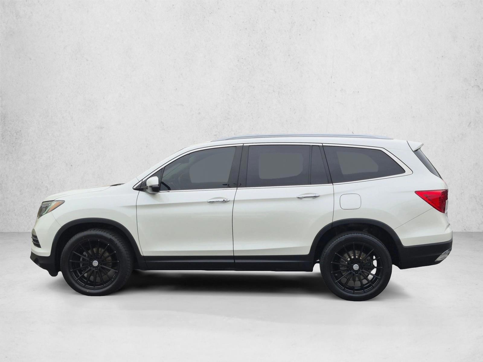Thumbnail: 2017 Honda Pilot - 2