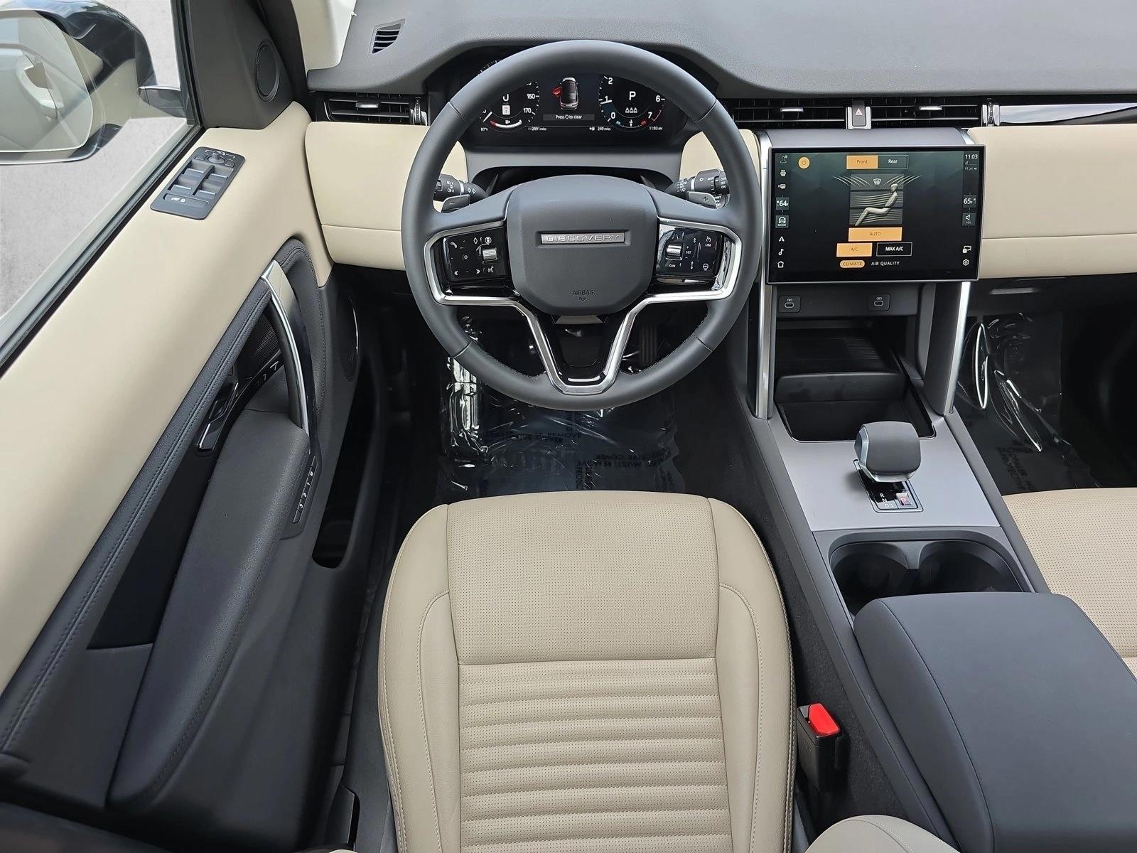 Thumbnail: 2025 Land Rover Discovery Sport - 4