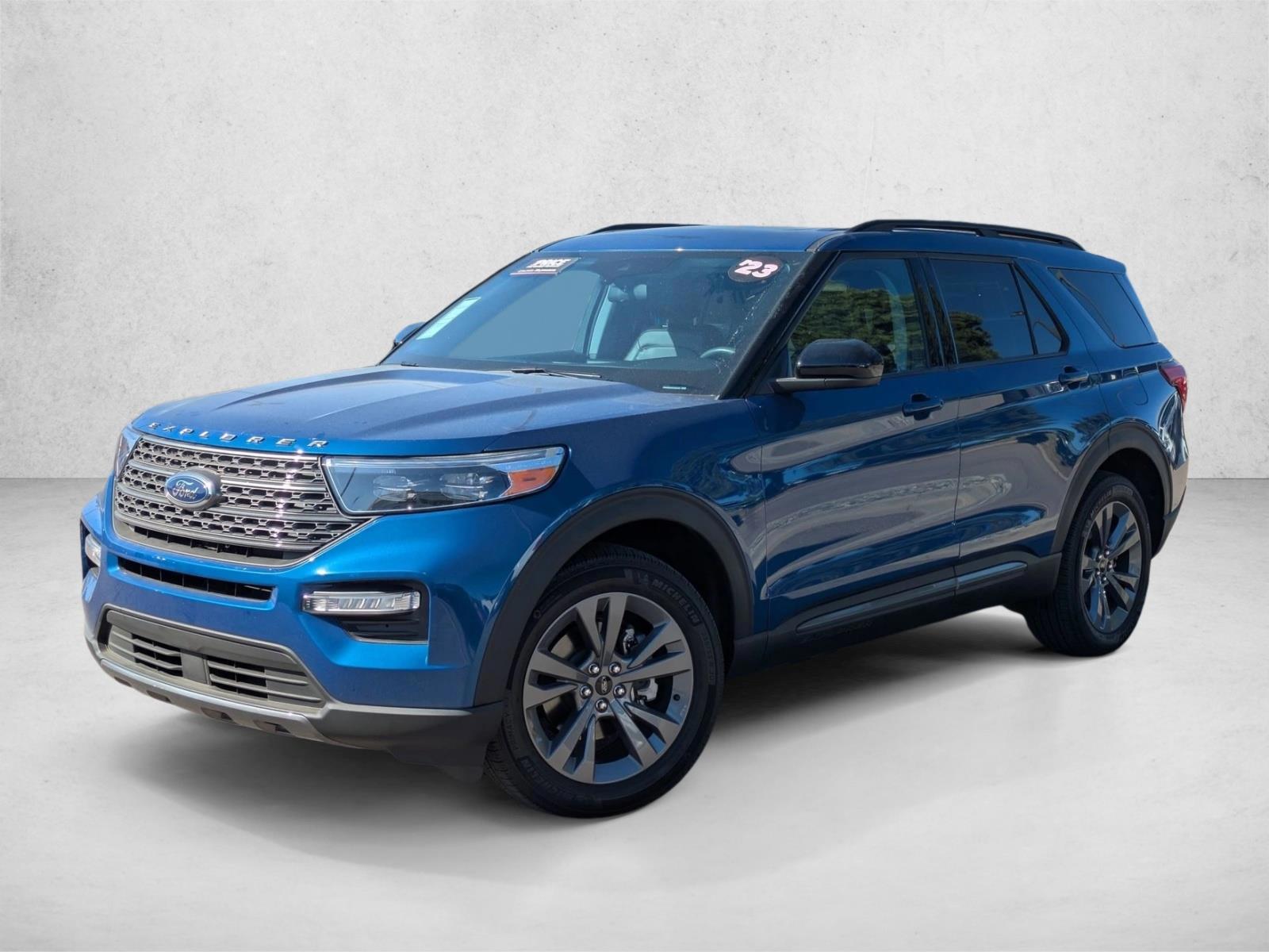 2023 Ford Explorer XLT 4WD's photo
