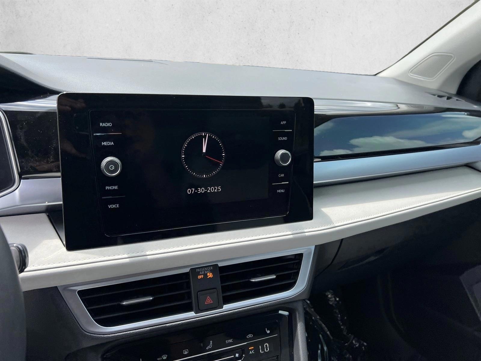 2025 Volkswagen Taos SE - Photo 12