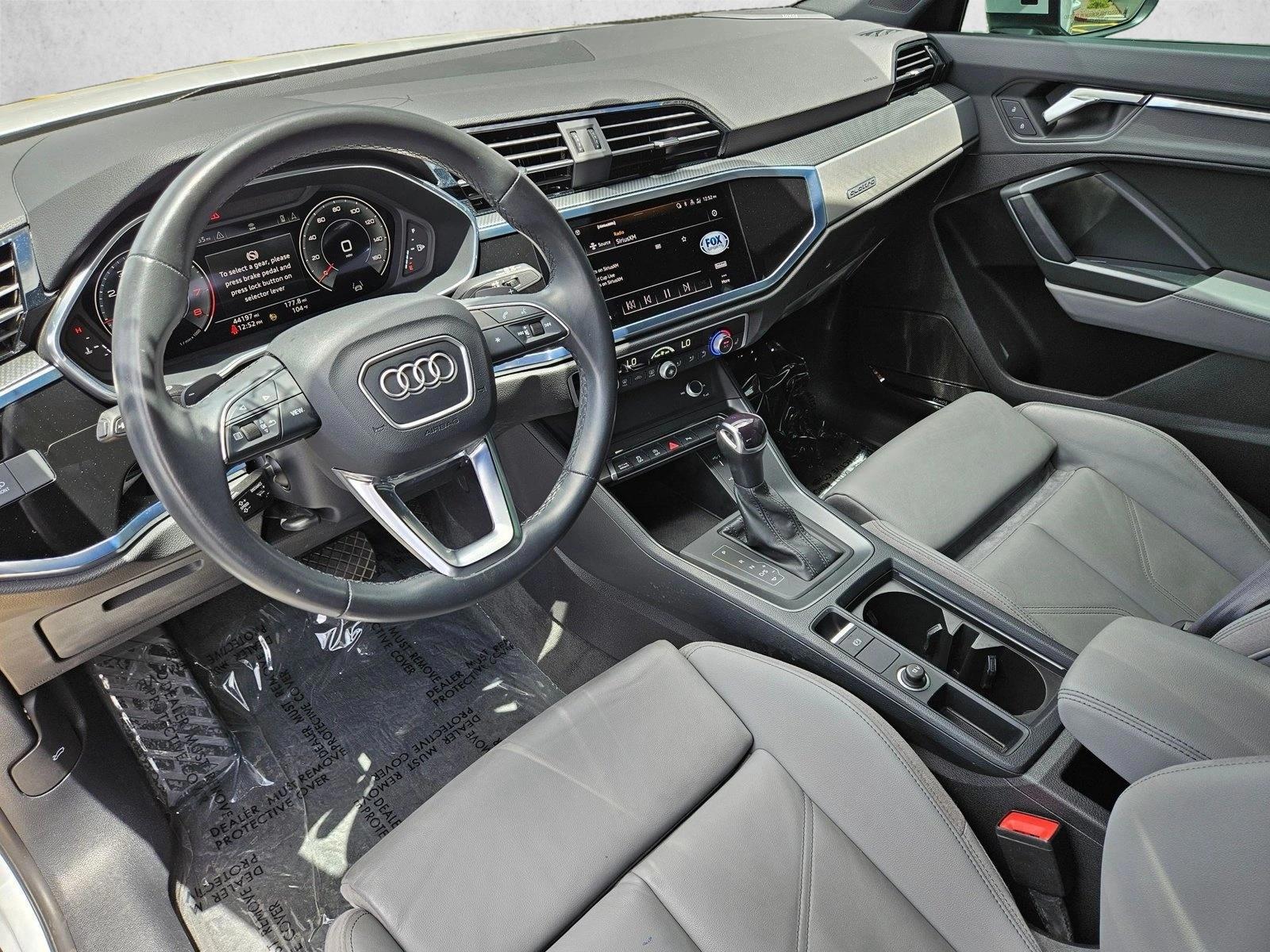 Thumbnail: 2022 Audi Q3 - 3