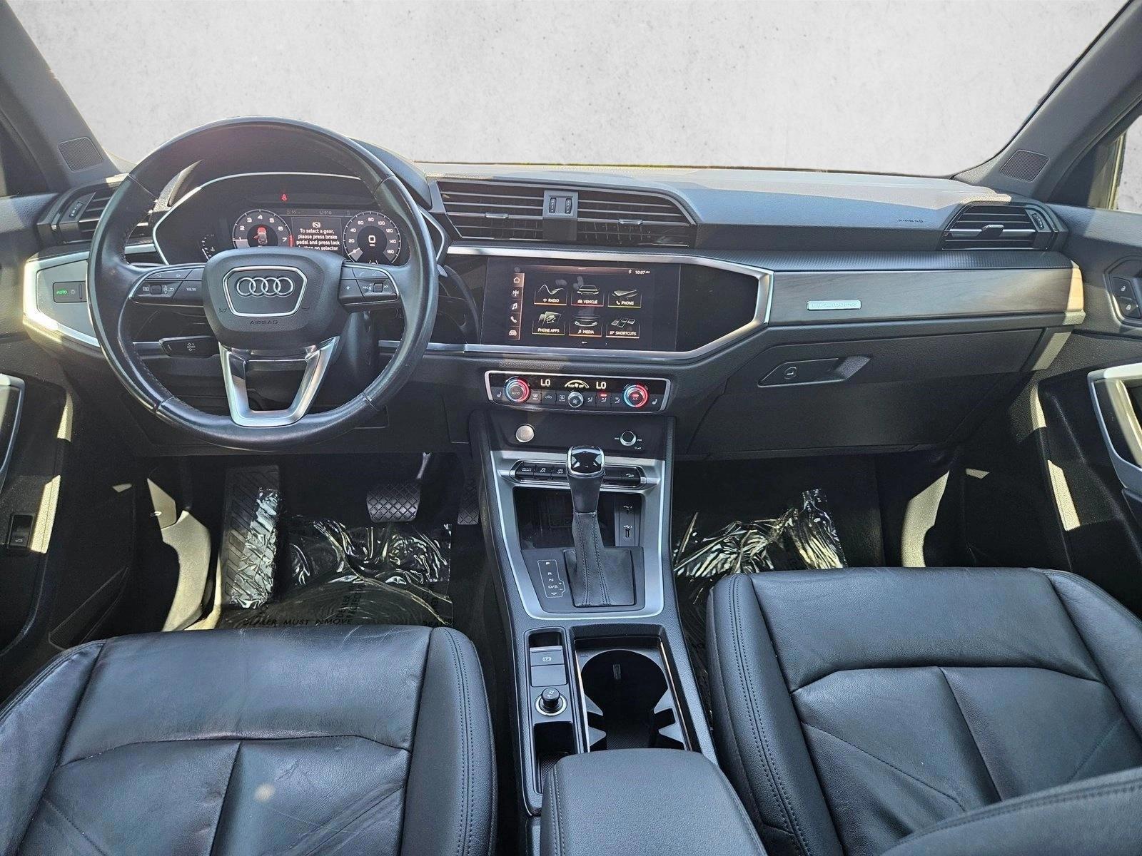 Thumbnail: 2019 Audi Q3 - 3