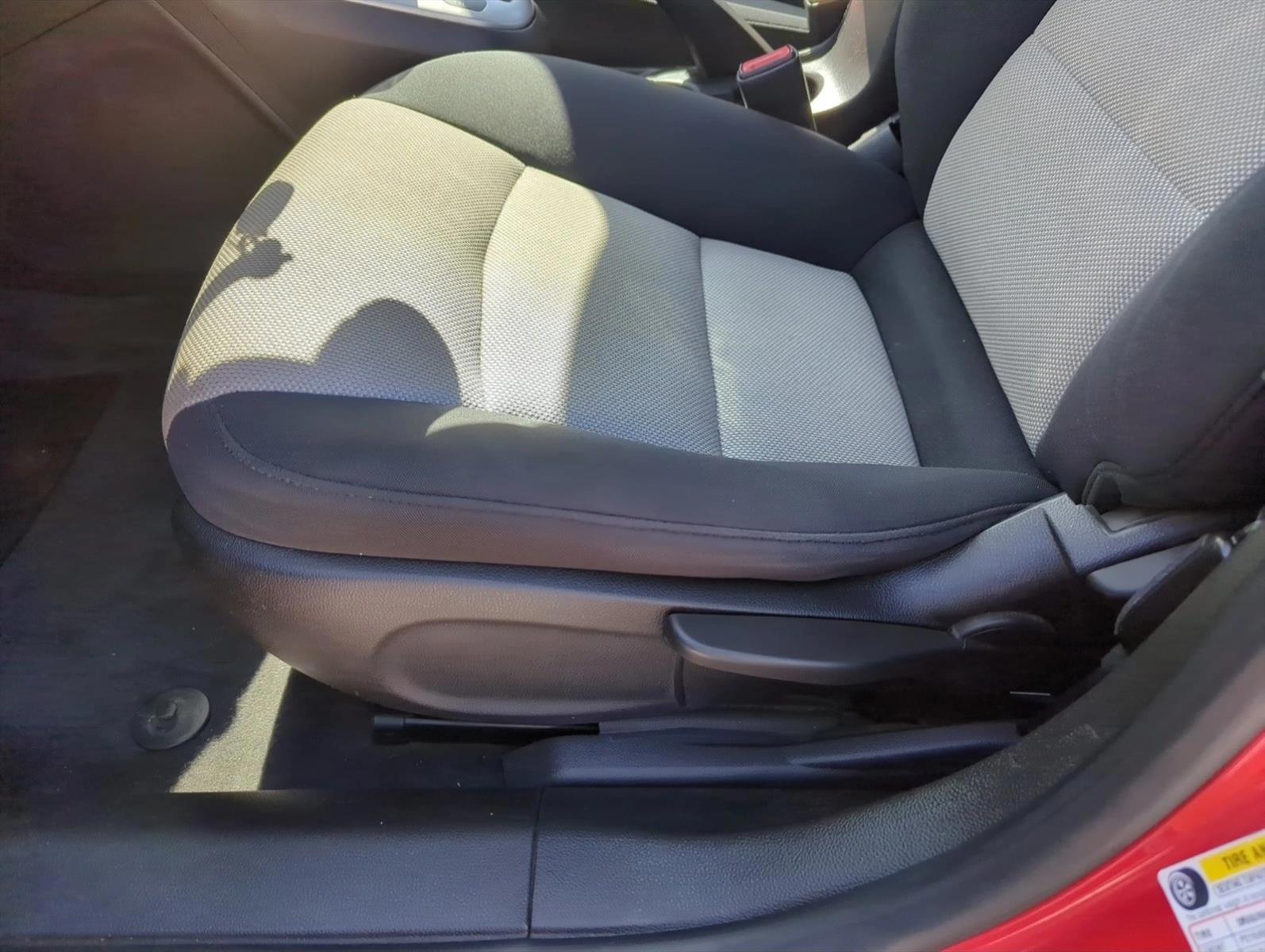 Thumbnail: 2016 Chevrolet Cruze - 3