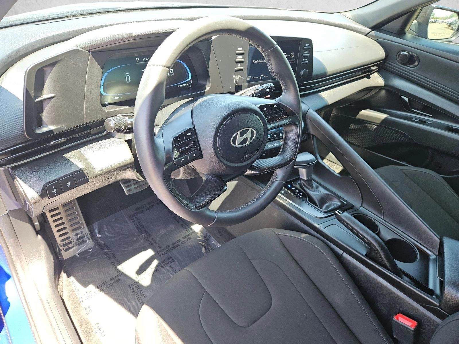 Thumbnail: 2025 Hyundai Elantra - 3