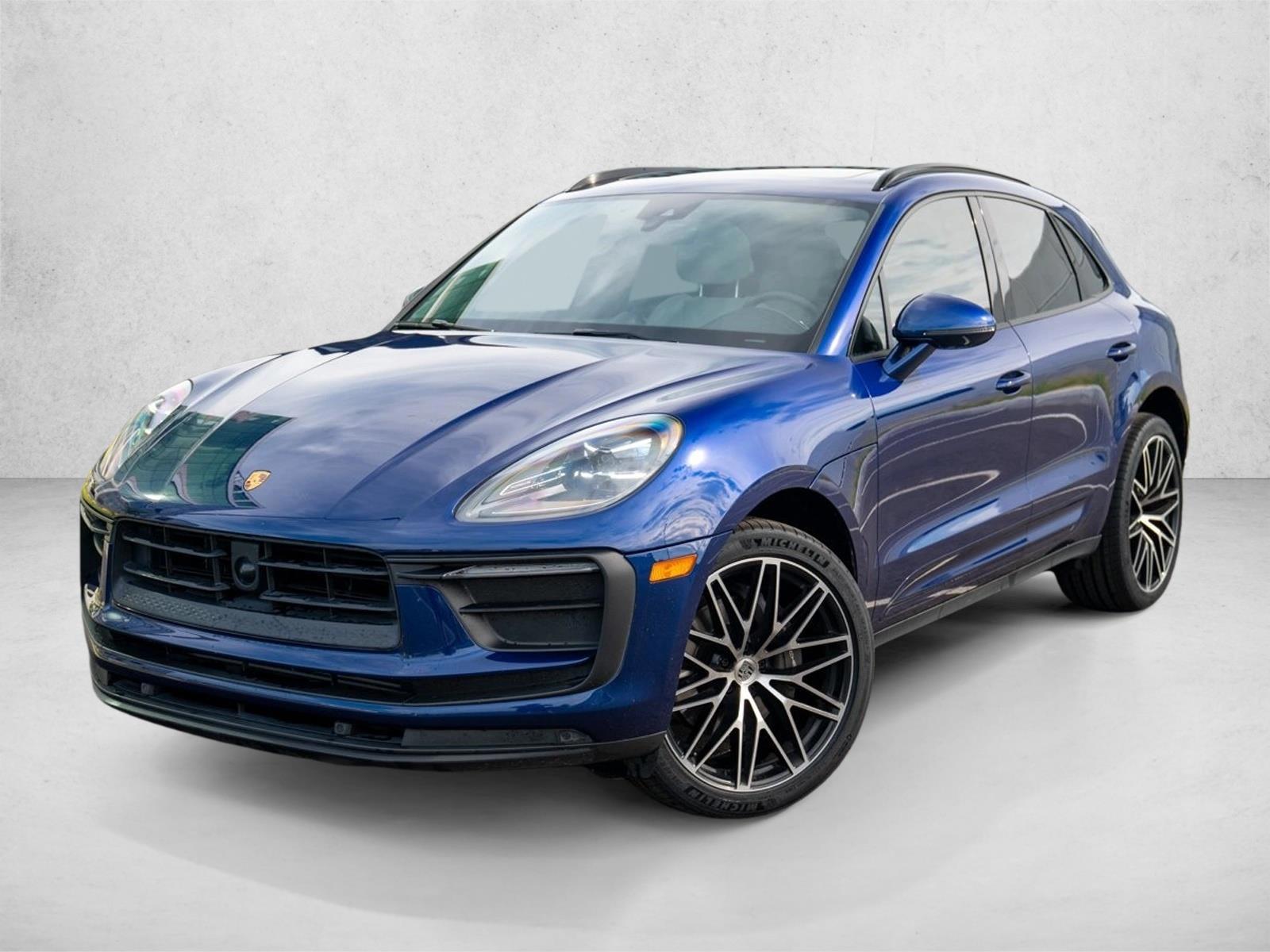 Thumbnail: 2023 Porsche Macan - 1