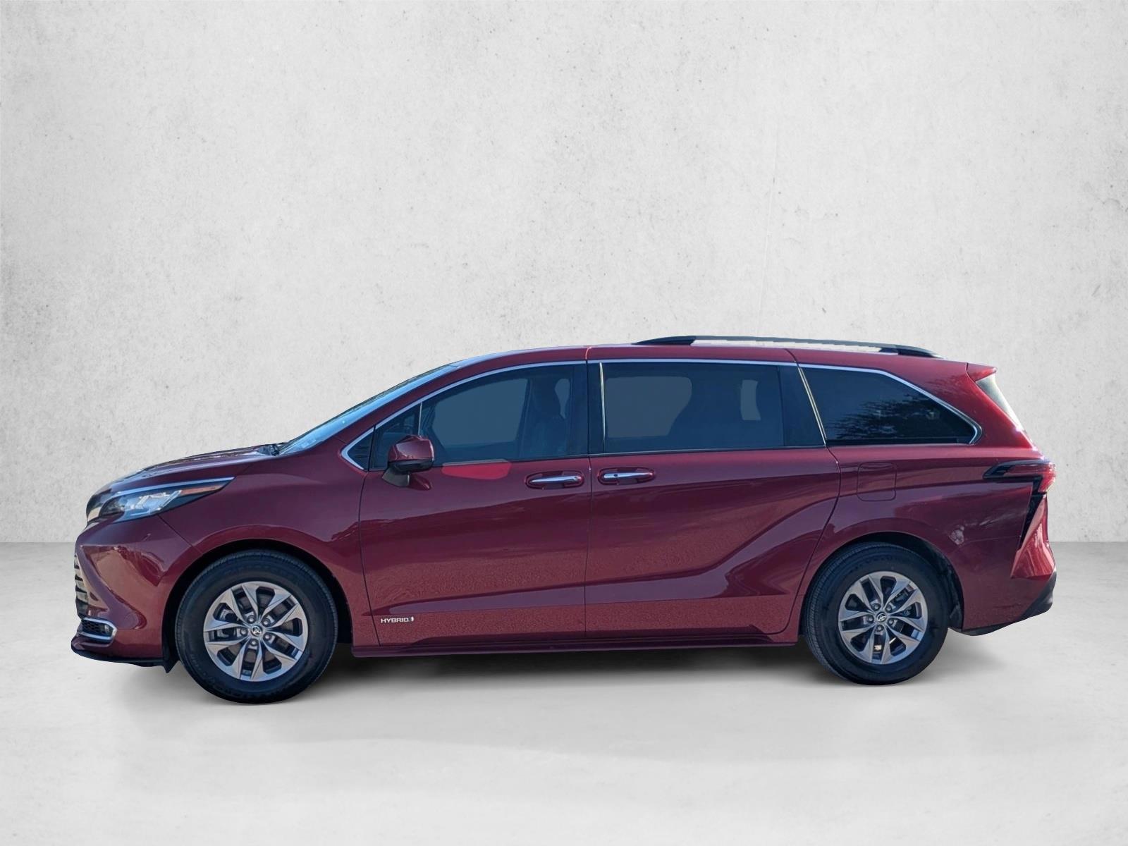 Thumbnail: 2021 Toyota Sienna - 2