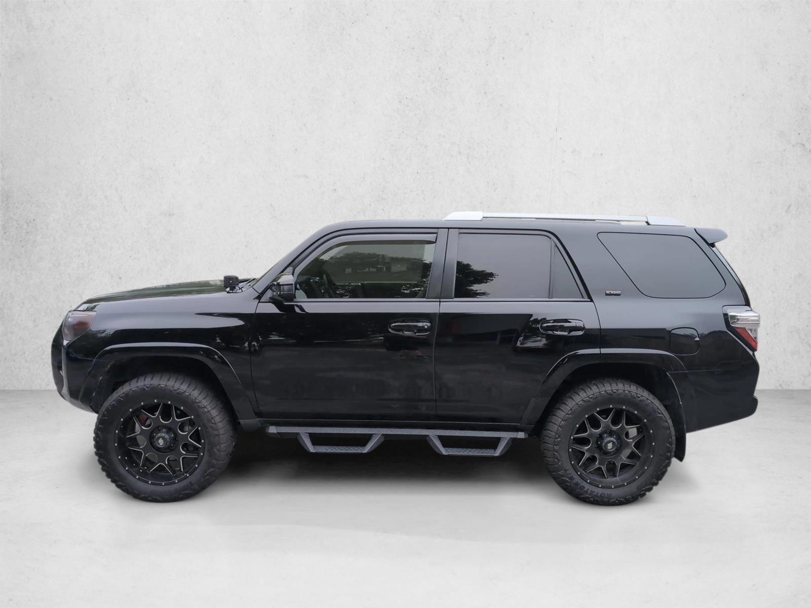 Thumbnail: 2014 Toyota 4Runner - 2