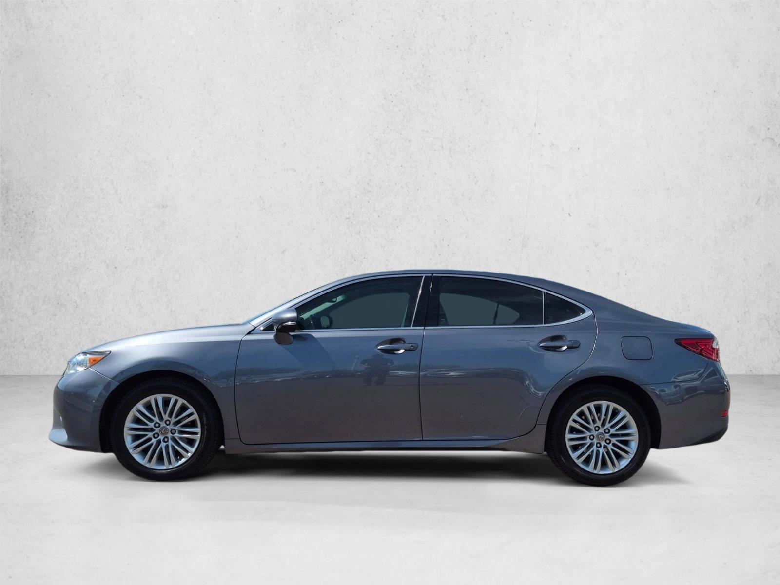 Thumbnail: 2015 Lexus ES - 2