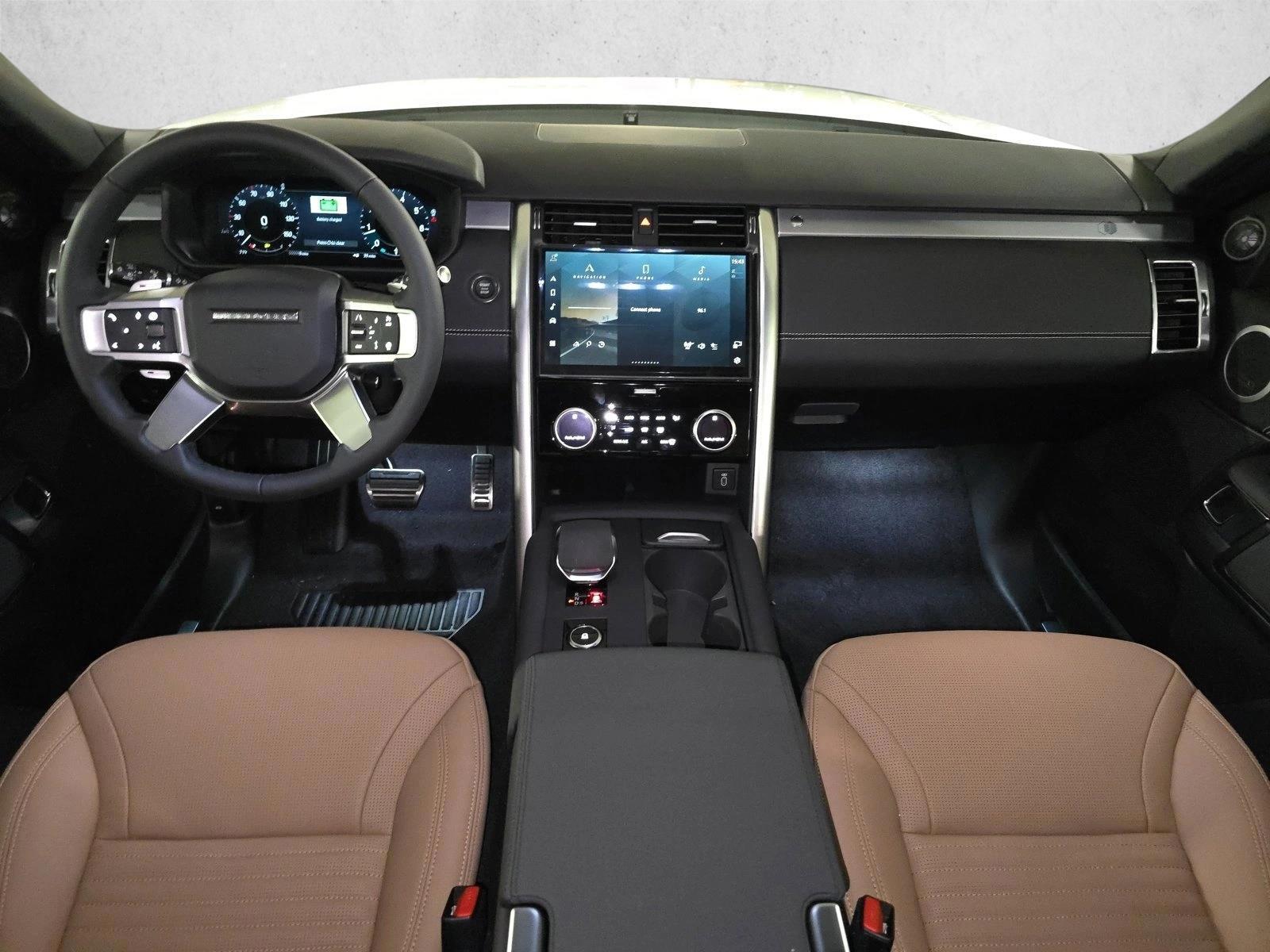 Thumbnail: 2026 Land Rover Discovery - 3