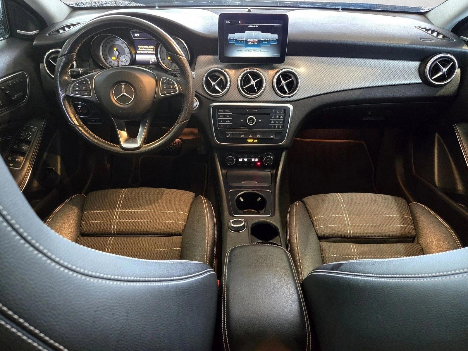 Thumbnail: 2017 Mercedes-Benz GLA - 3