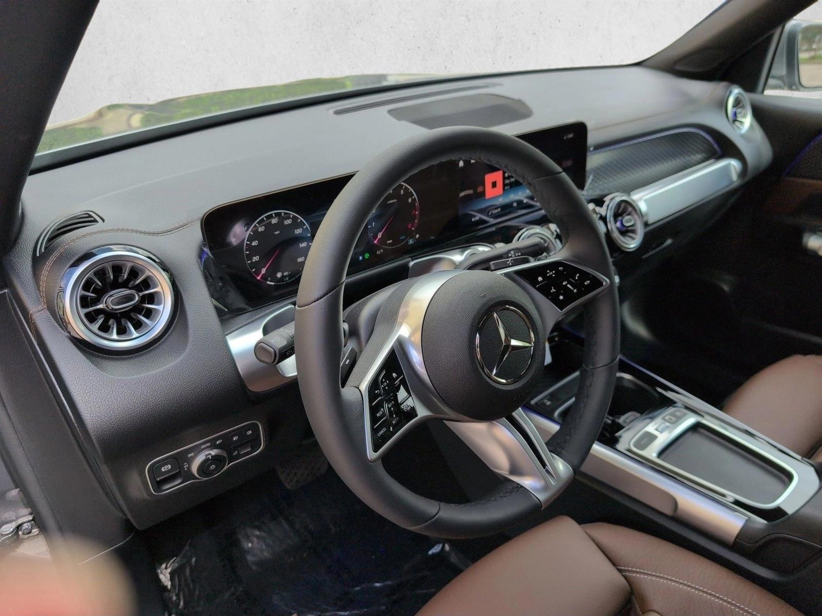 Thumbnail: 2025 Mercedes-Benz GLB - 3