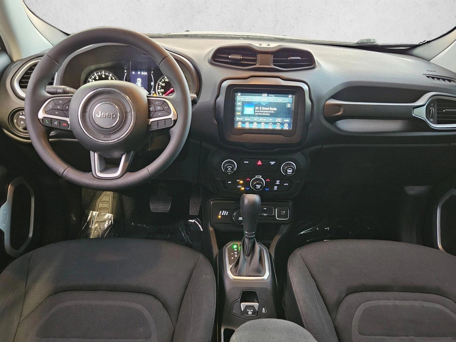 Thumbnail: 2019 Jeep Renegade - 3
